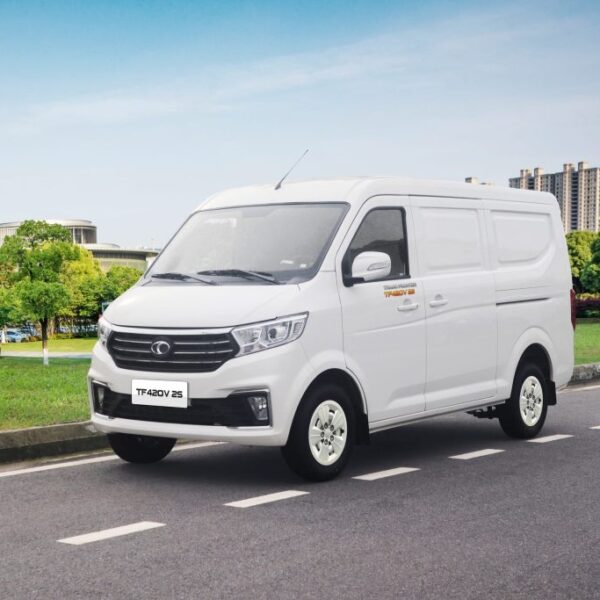 Xe tải van 2 chỗ Thaco TF420 945Kg thùng dài 2.3 mét: lựa chọn tối ưu cho vận tải đô thị